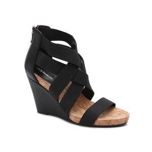 BCBGENERATION Bevlea Wedge Sandaks